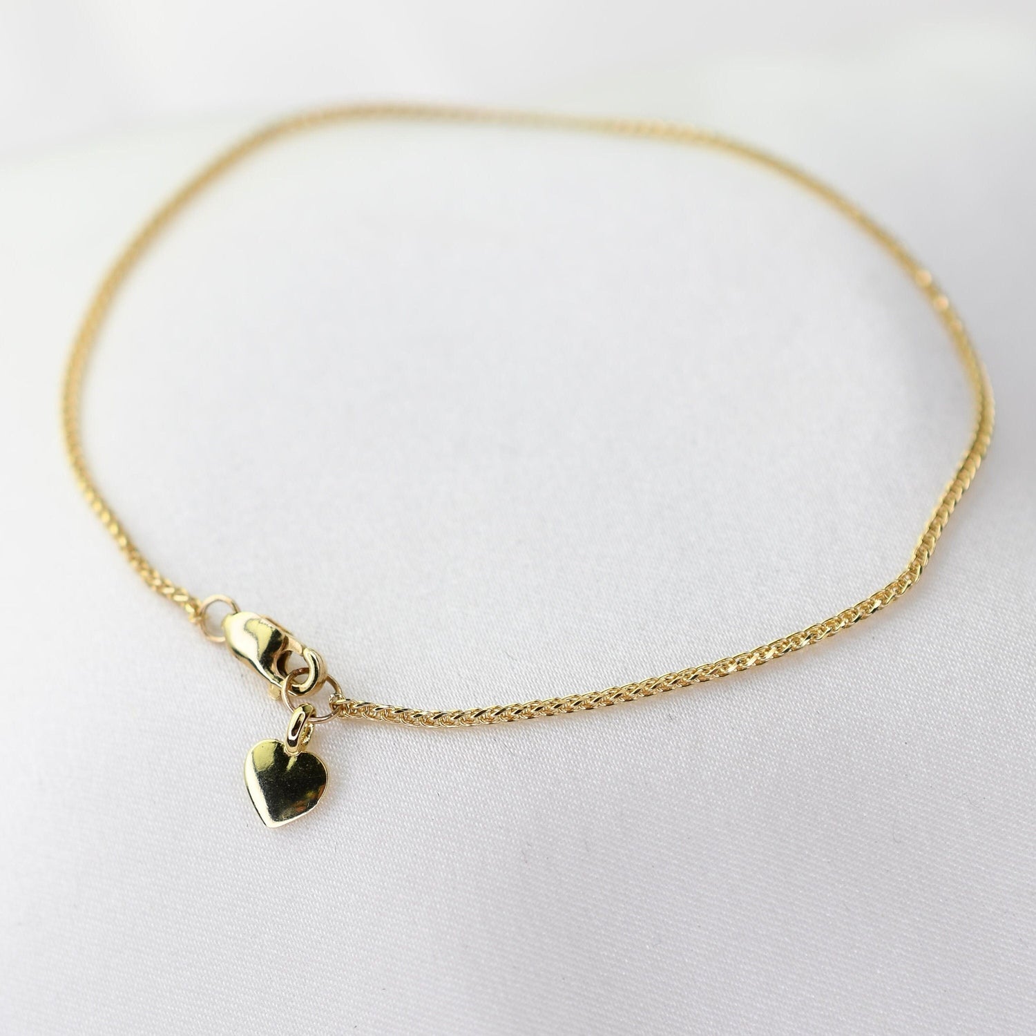 14K Gold Wheat Chain Bracelet with Tiny Heart Charm - Sash Jewelry