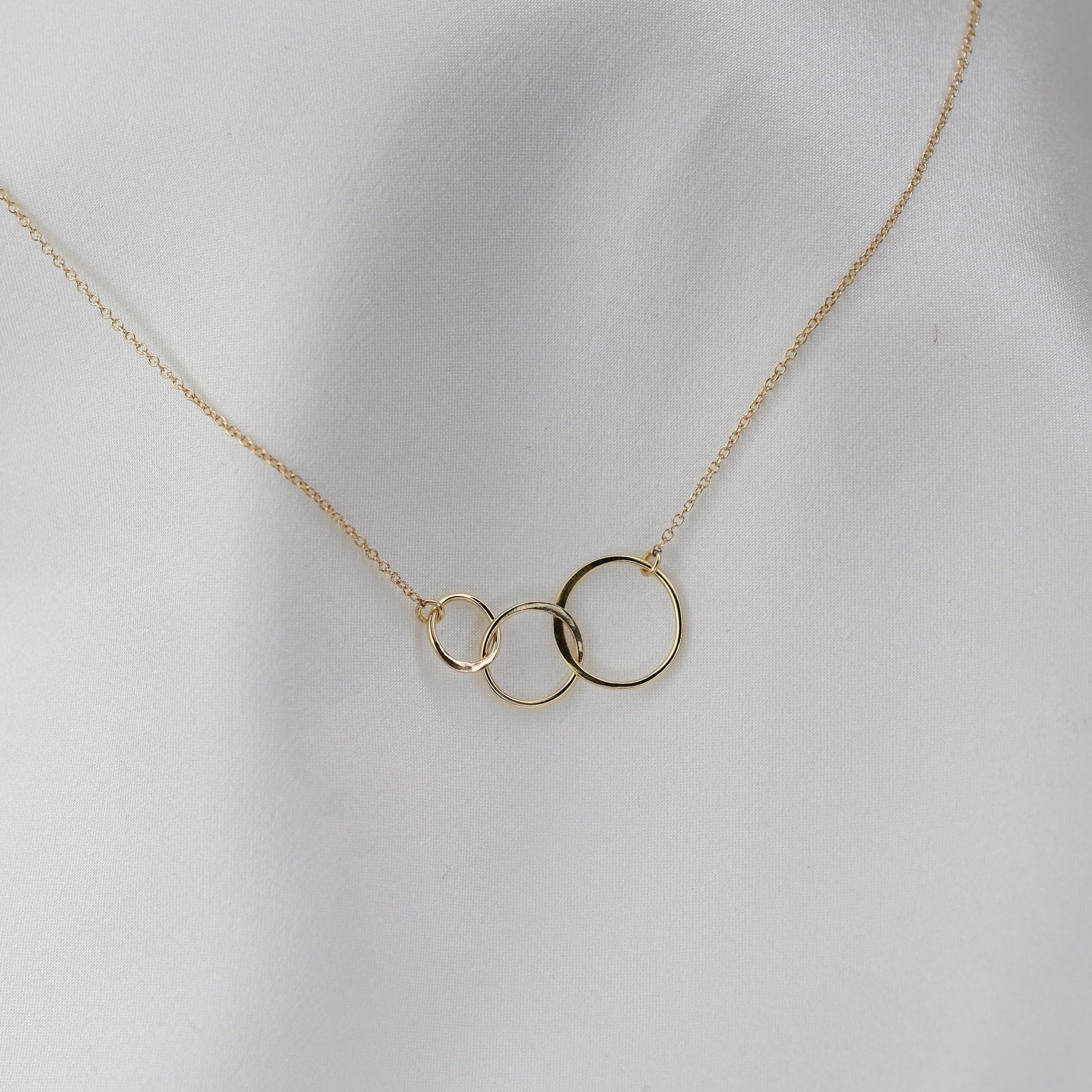 14K Gold Three Circle Necklace - Sash Jewelry