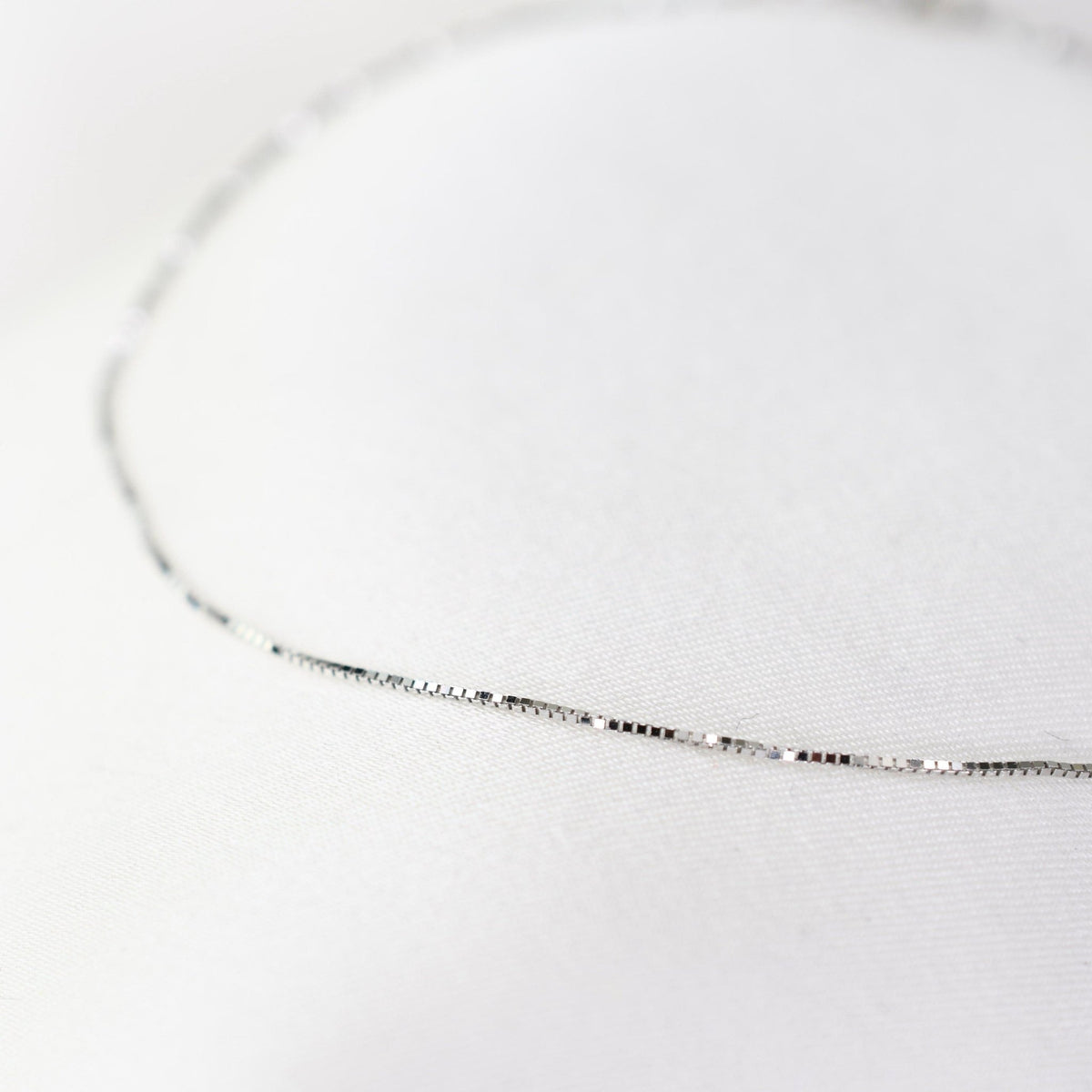 14K Gold Box Chain Bracelet – Dainty 0.5mm Solid Gold - Sash Jewelry