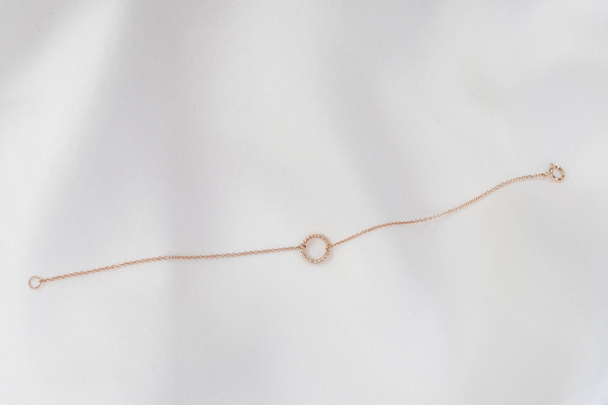 14K Gold Dainty Circle Bracelet - Sash Jewelry