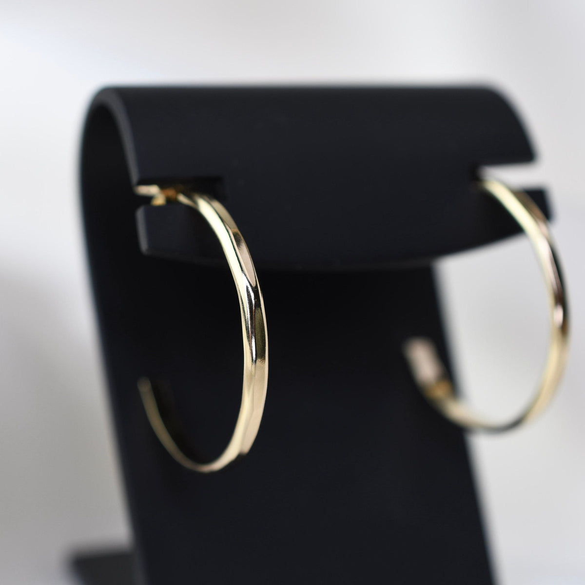 14K Gold Hammered Hoop Earrings - Sash Jewelry