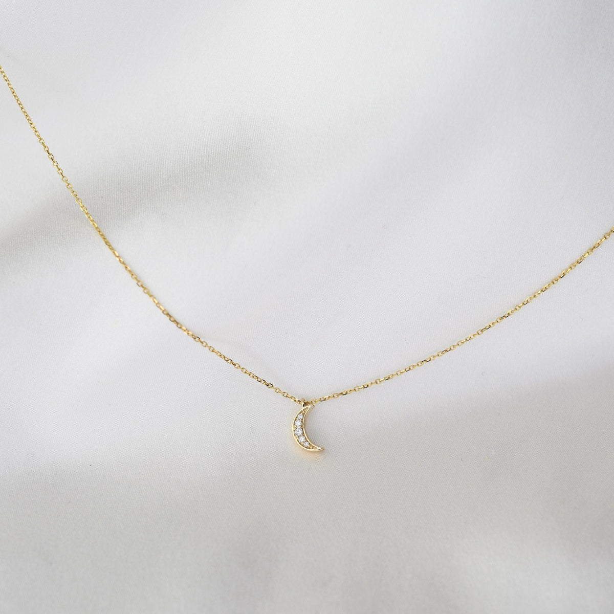 14K Gold Tiny Diamond Moon Necklace - Sash Jewelry