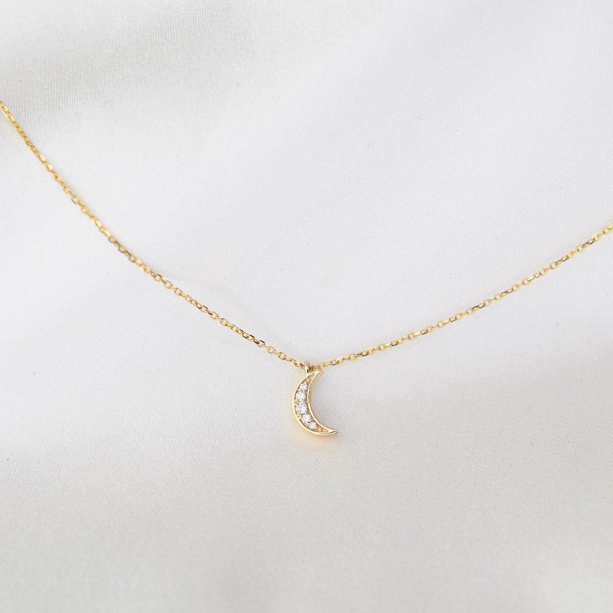 14K Gold Tiny Diamond Moon Necklace - Sash Jewelry