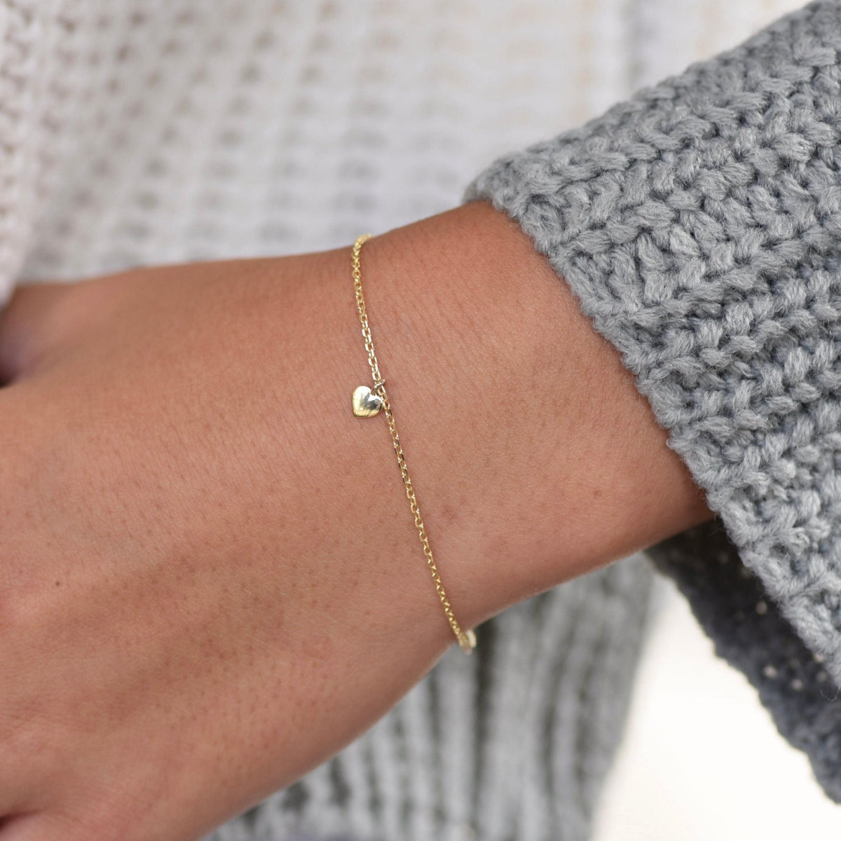 14K Gold Tiny Heart Bracelet – Beveled Cable Chain Bracelet - Sash Jewelry