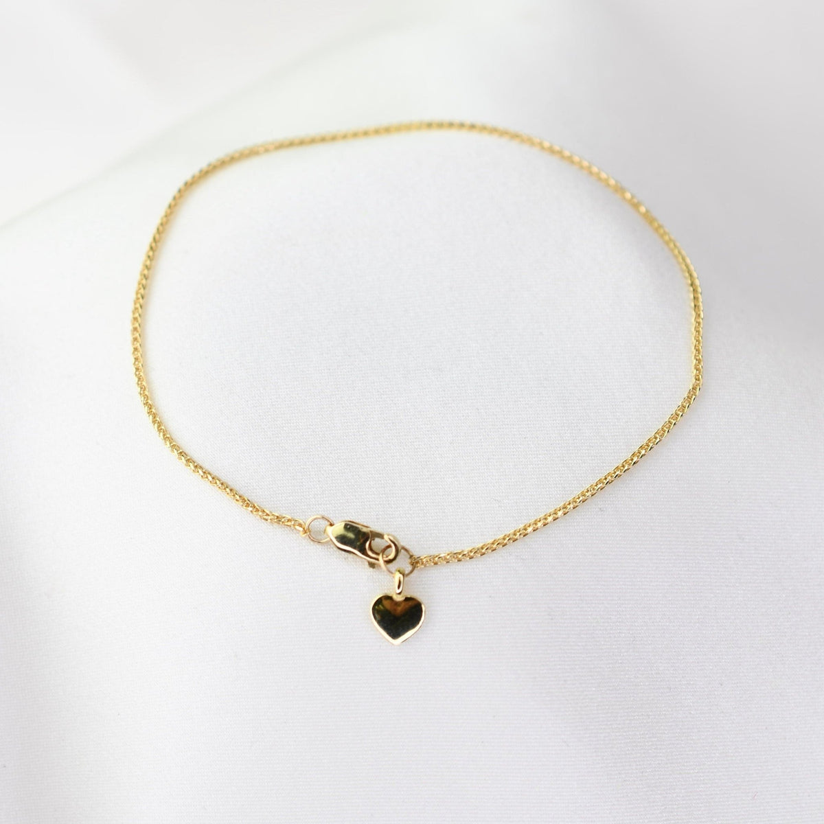 14K Gold Wheat Chain Bracelet with Tiny Heart Charm - Sash Jewelry