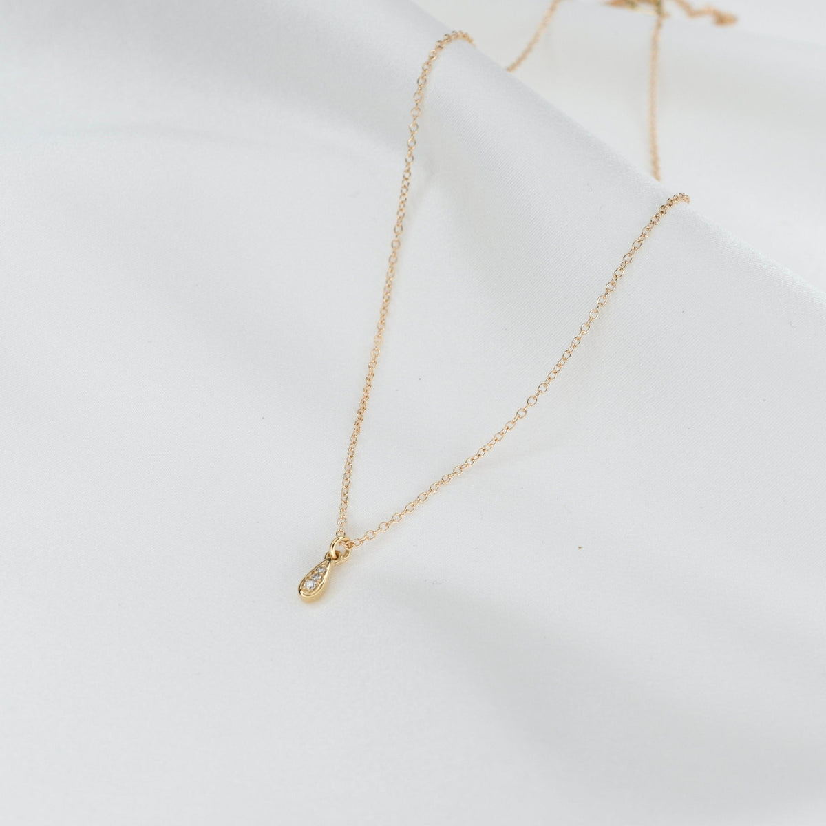 14K Solid Gold Teardrop Diamond Necklace - Sash Jewelry