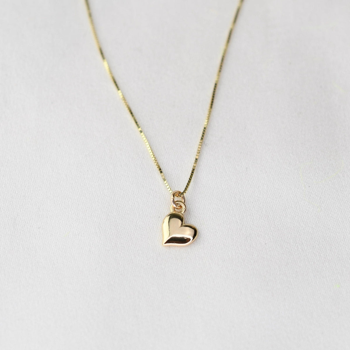 14K Solid Gold Tiny Heart Necklace - Sash Jewelry