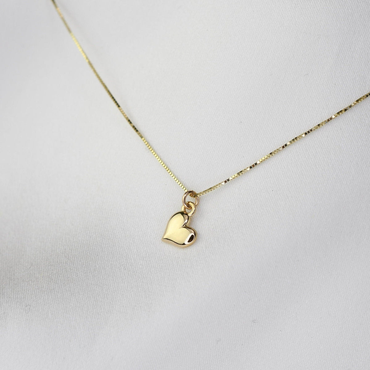 14K Solid Gold Tiny Heart Necklace - Sash Jewelry