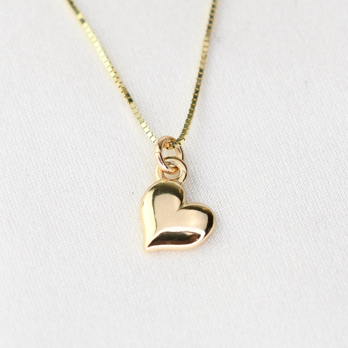 14K Solid Gold Tiny Heart Necklace - Sash Jewelry
