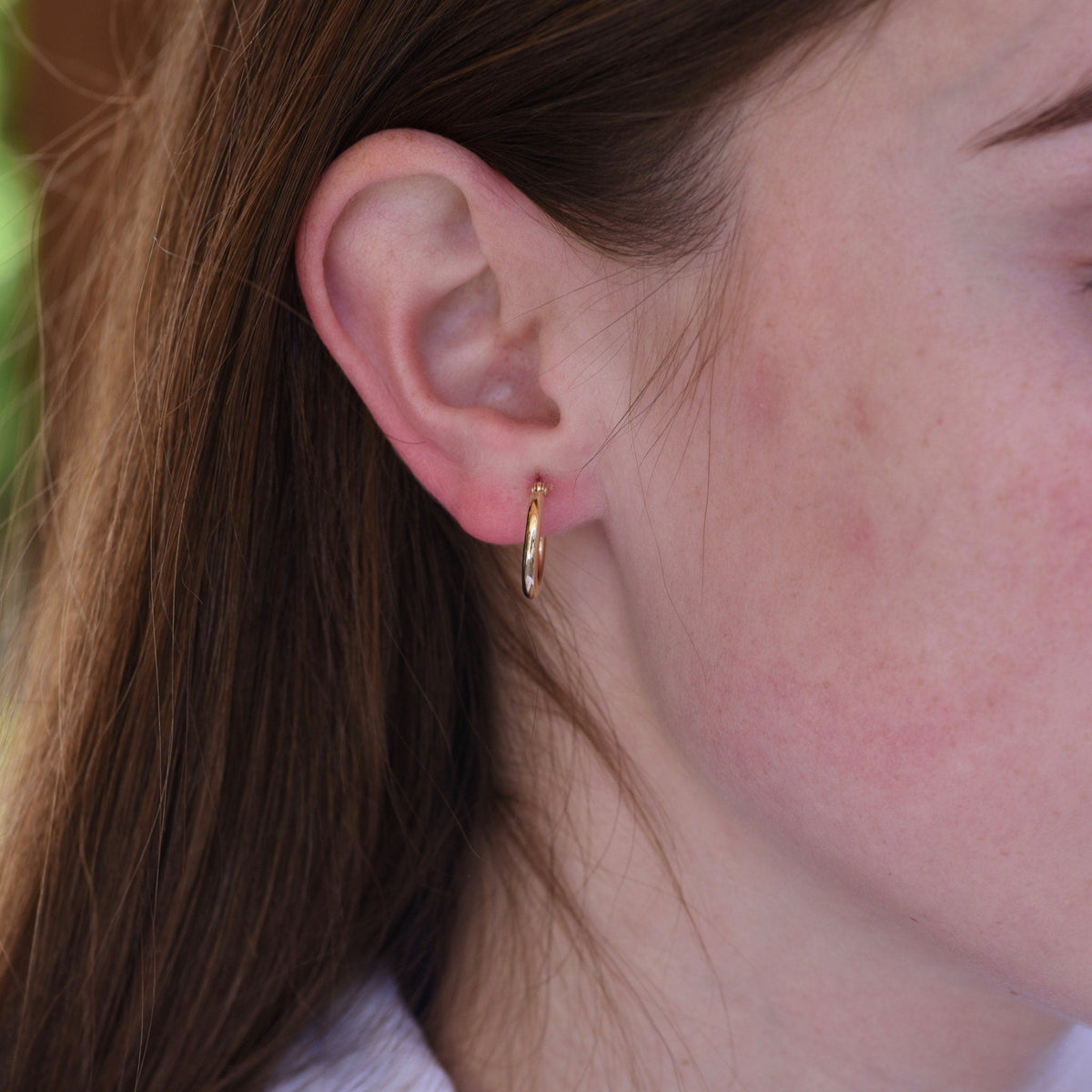 14K Yellow Gold Hoop Earrings – 15mm Small Classic Hoops - Sash Jewelry