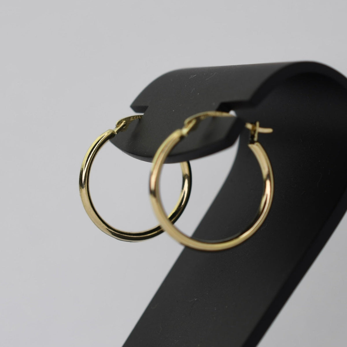 14K Yellow Gold Hoop Earrings – 17mm Small Classic Hoops - Sash Jewelry