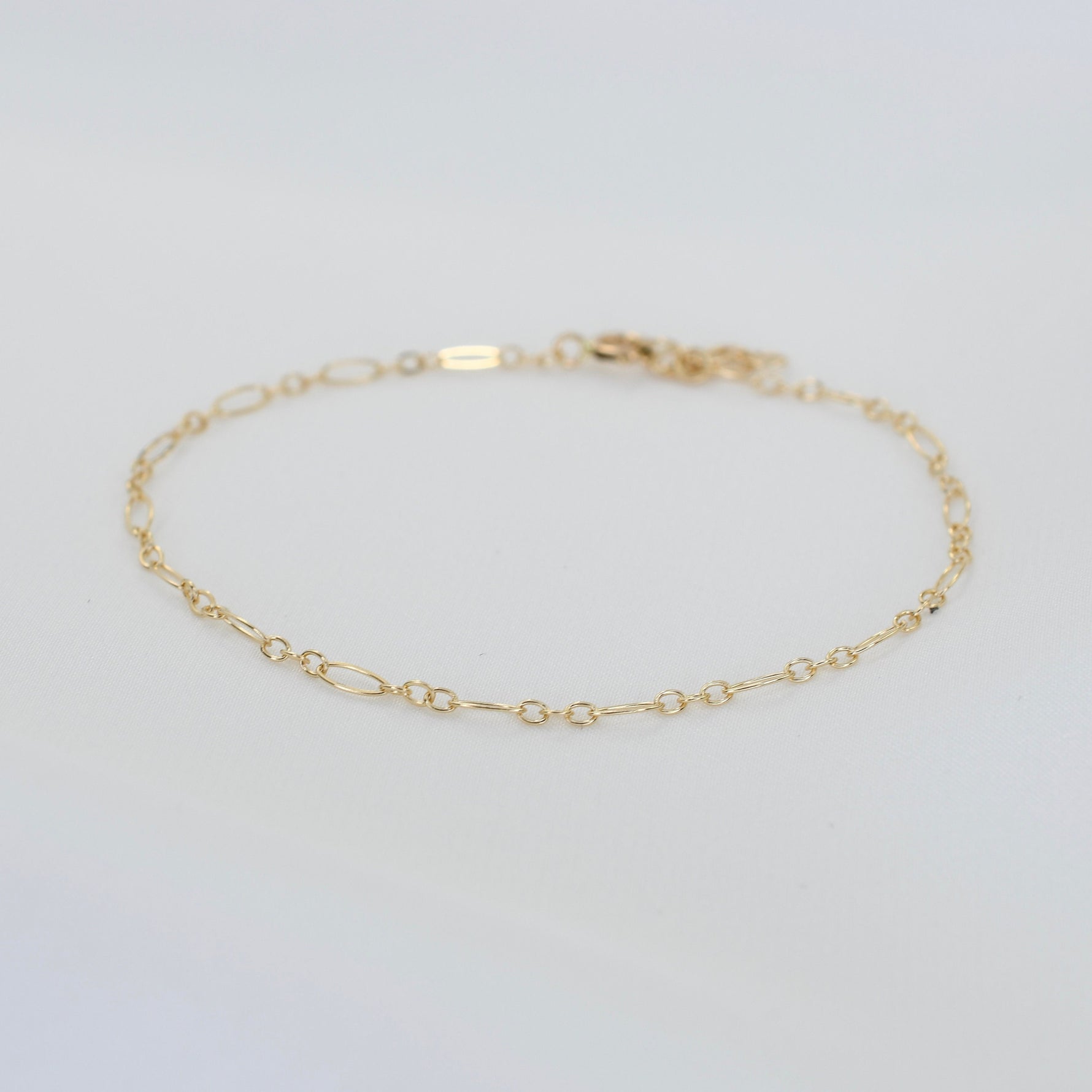Delicate 14K Solid Gold Chain Bracelet: Elegant Minimalist Style - Sash Jewelry