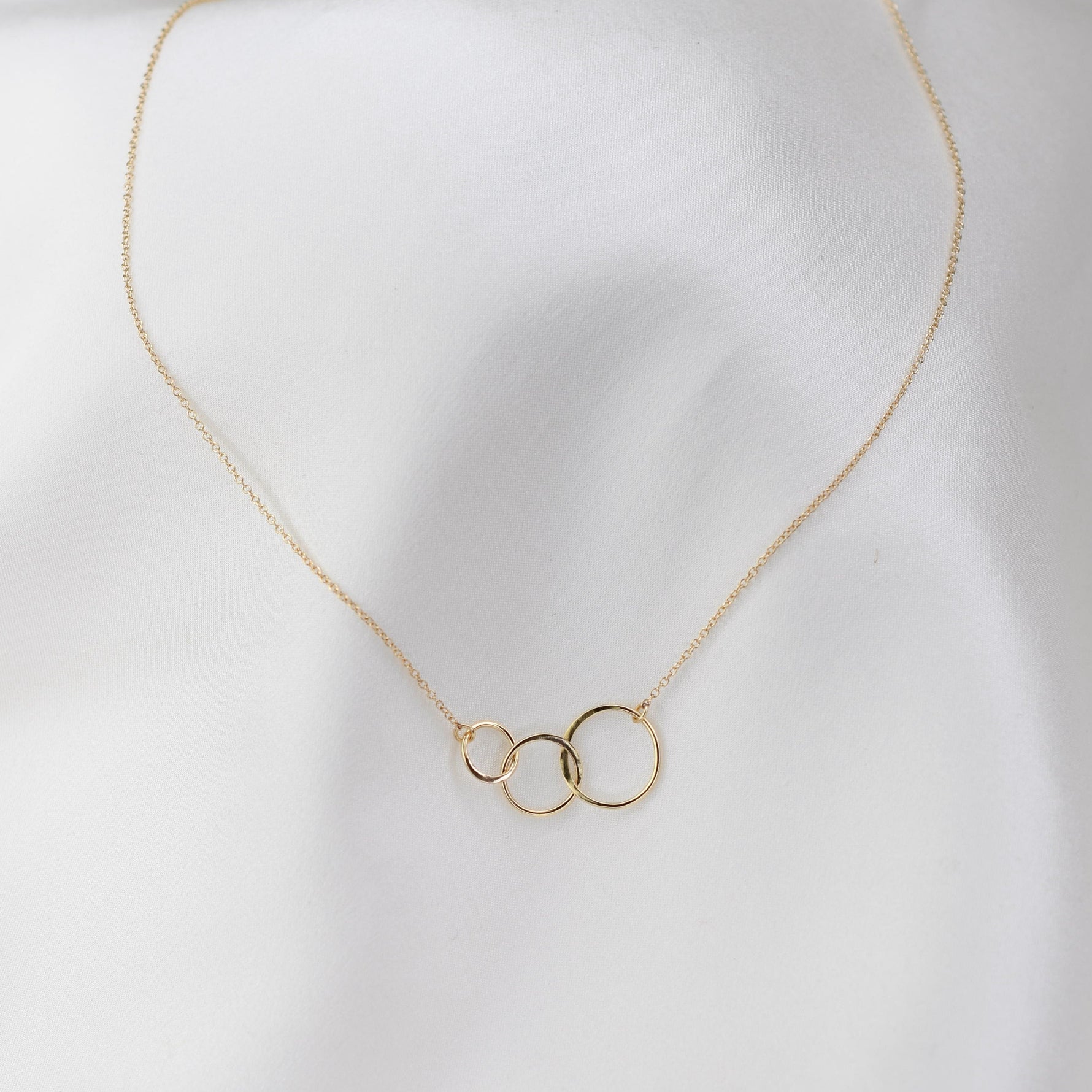 14K Gold Three Circle Necklace - Sash Jewelry