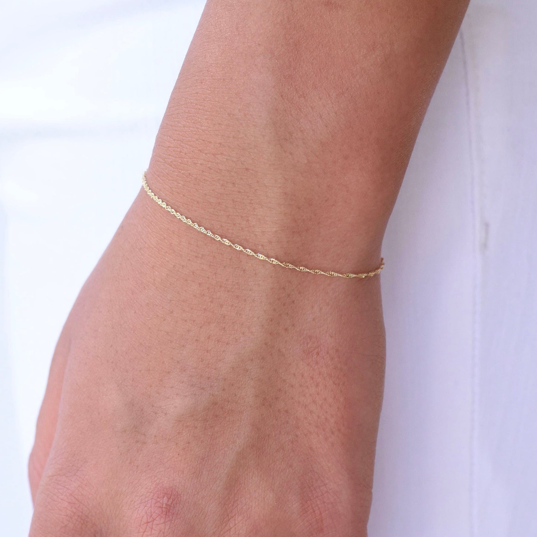 Delicate sparkle chain bracelet in solid 14K gold