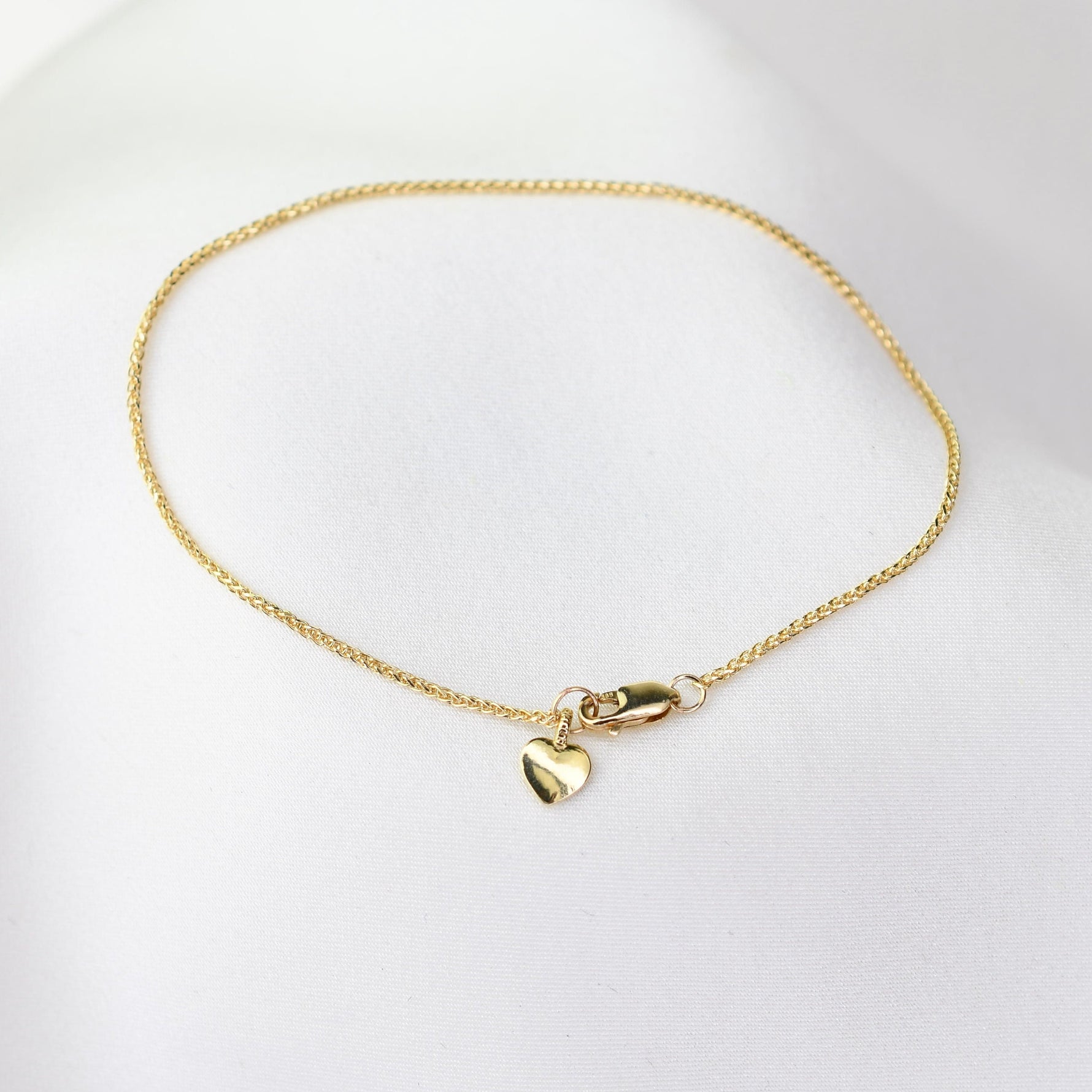 14K Gold Wheat Chain Bracelet with Tiny Heart Charm - Sash Jewelry