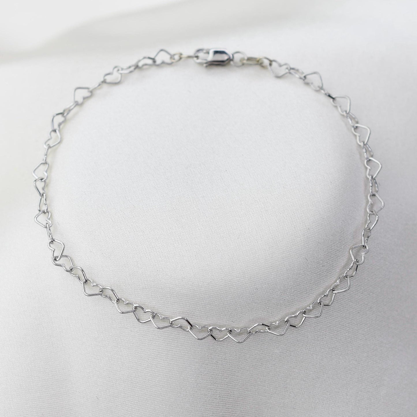 14k White Gold Heart Chain Bracelet