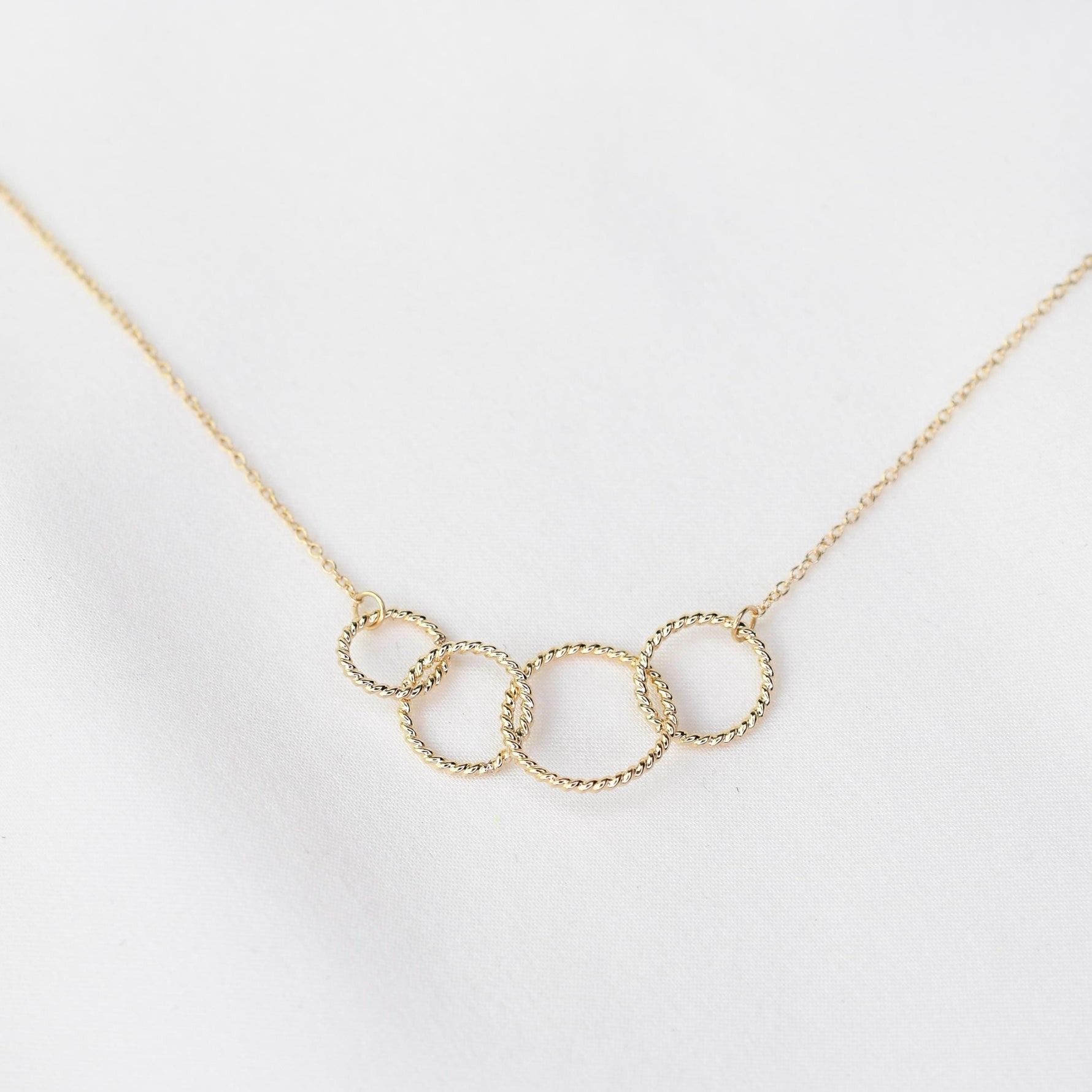 14K Gold Interlocking Circle Necklace – 40th Birthday Gift - Sash Jewelry