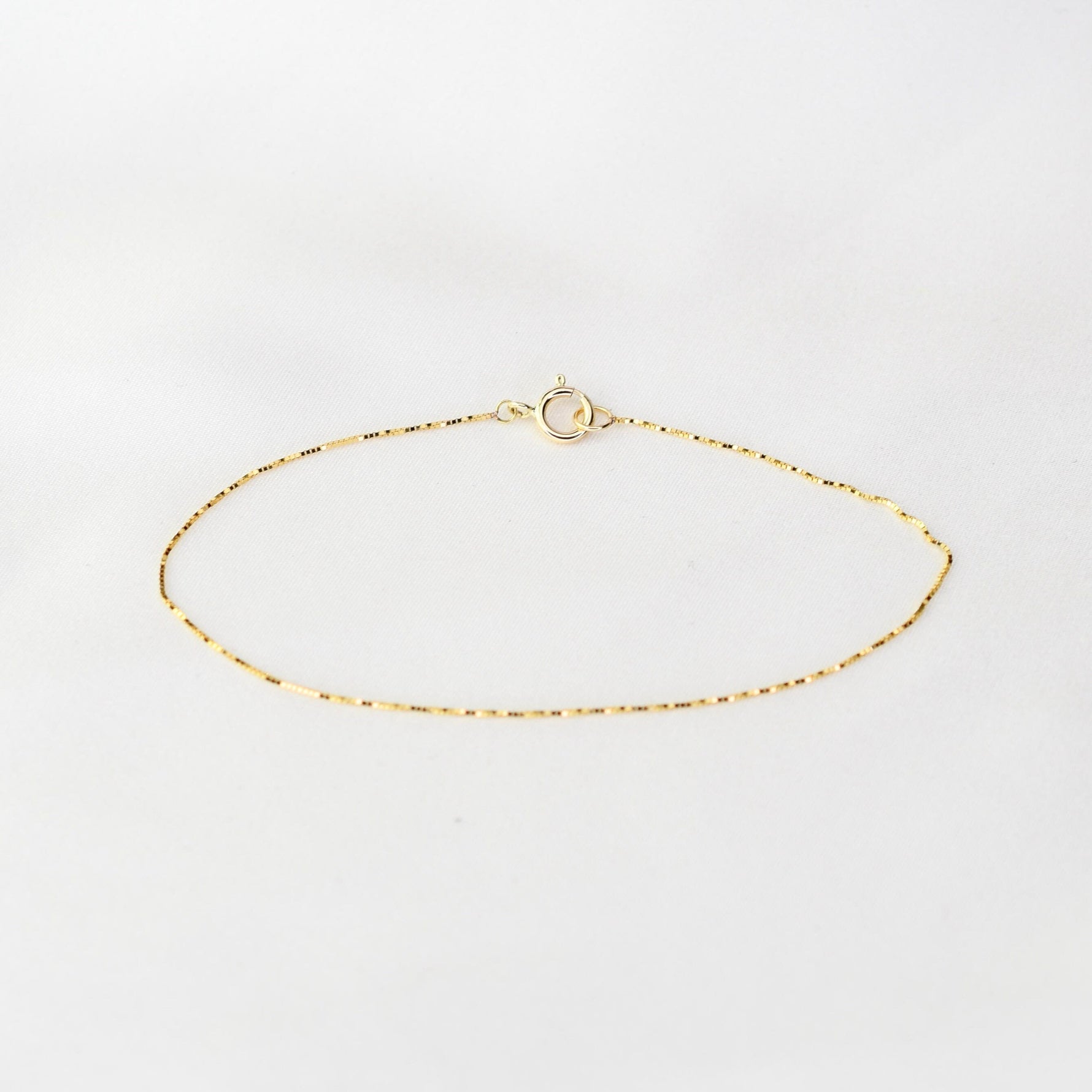 14k Gold Delicate Box Chain Bracelet - Dainty 14K Gold Bracelet. 14k gold box chain bracelet - Sash Jewelry