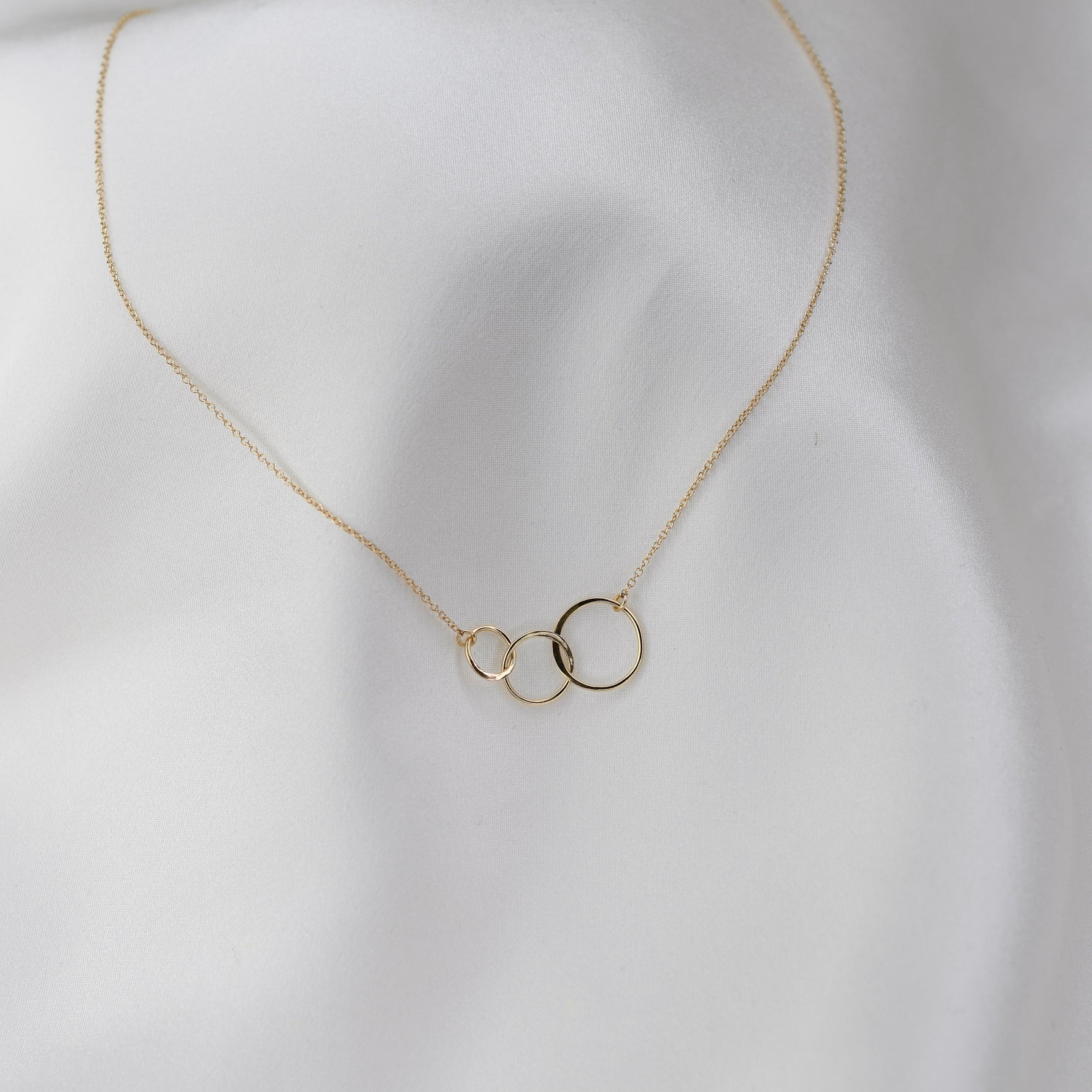 14K Gold Three Circle Necklace - Sash Jewelry
