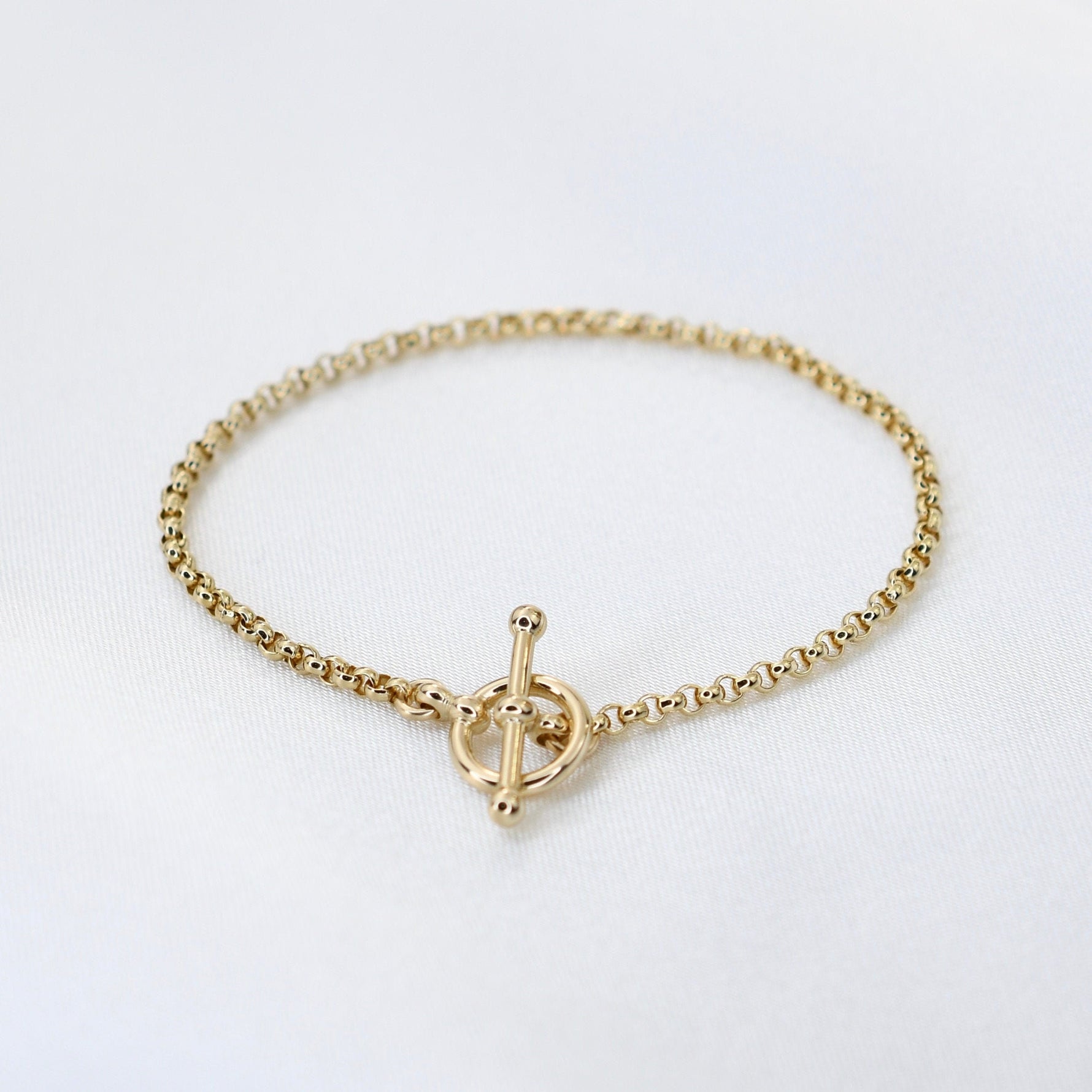 14K gold toggle rolo chain bracelet with 2mm links