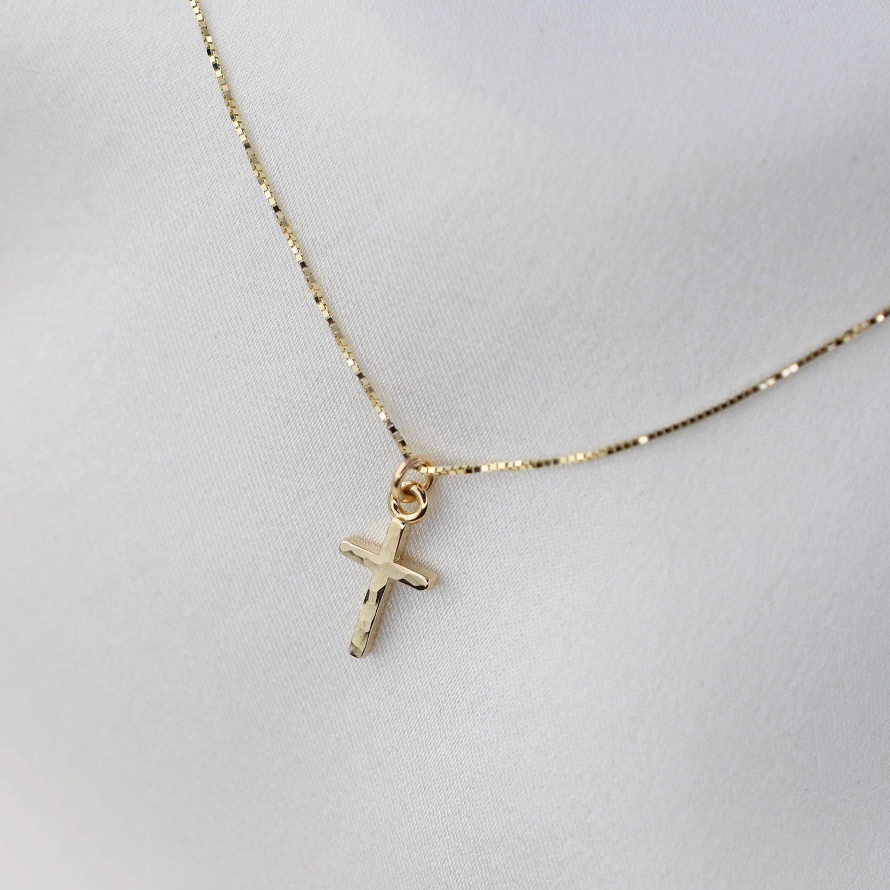 14K Gold Tiny Hammered Cross Necklace - Sash Jewelry