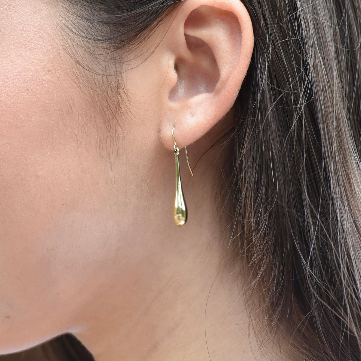 14K Gold Polished Graduated Tear Drop Earrings