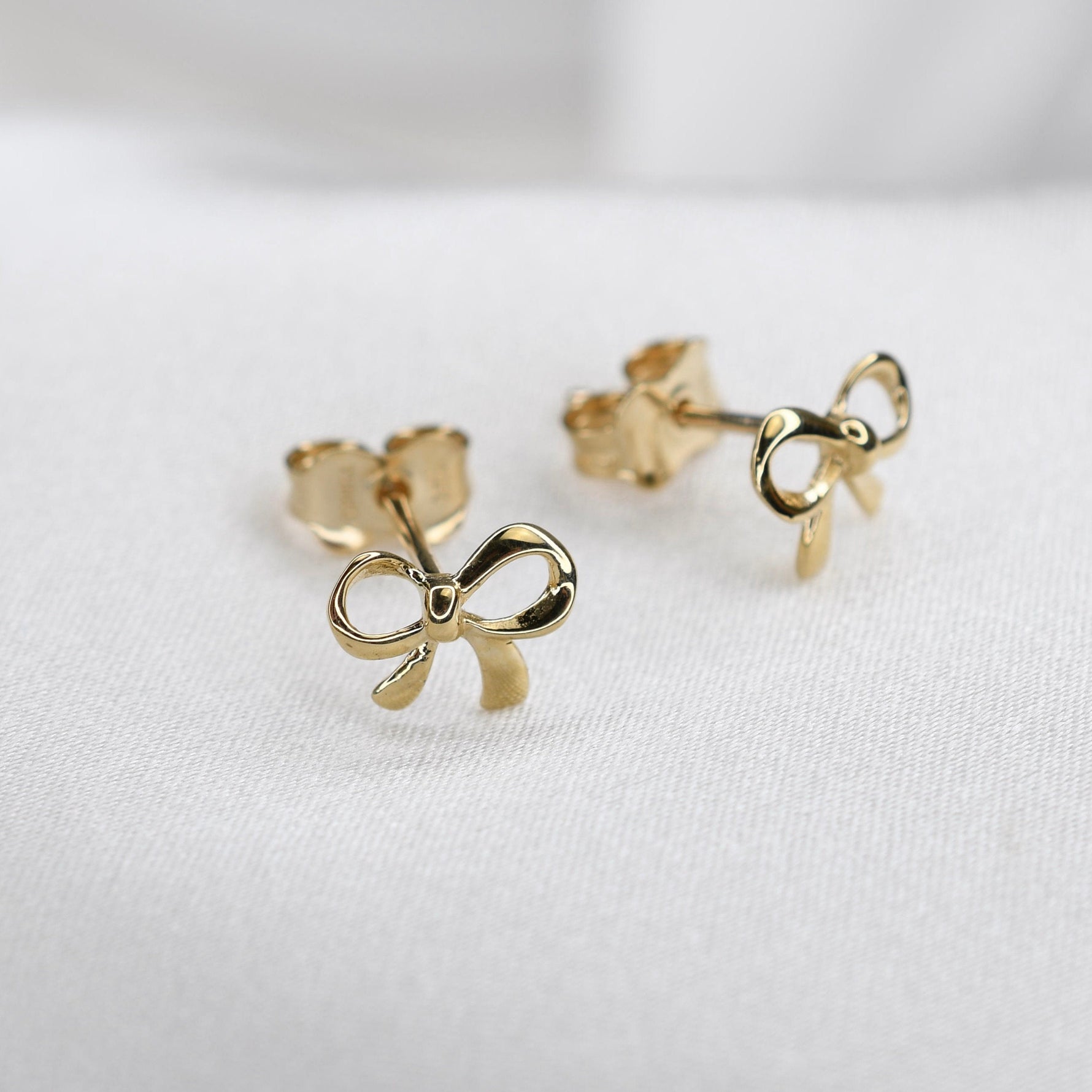 14K Gold Bow Earrings. - Sash Jewelry
