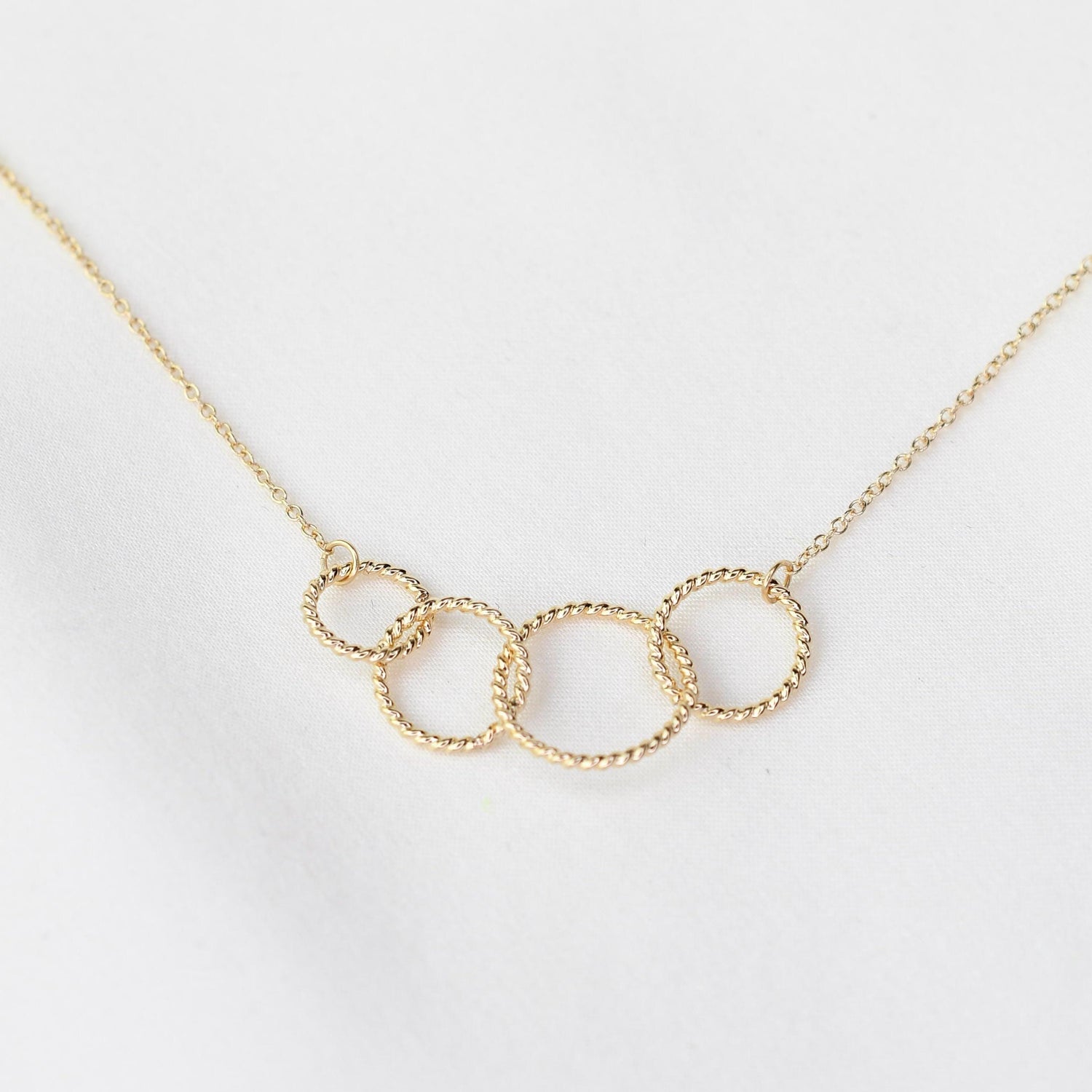 14K Gold Interlocking Circle Necklace – 40th Birthday Gift - Sash Jewelry