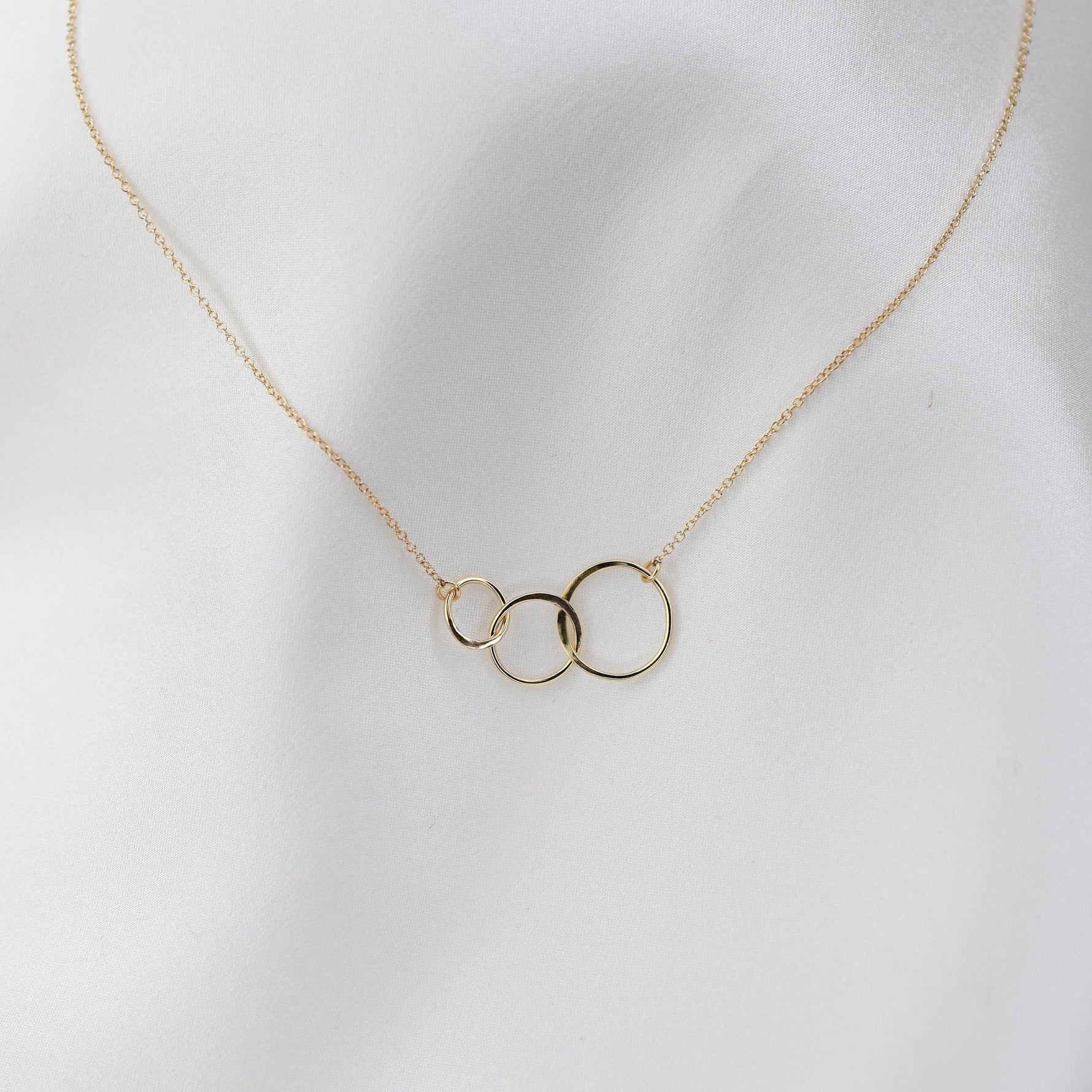 14K Gold Three Circle Necklace - Sash Jewelry