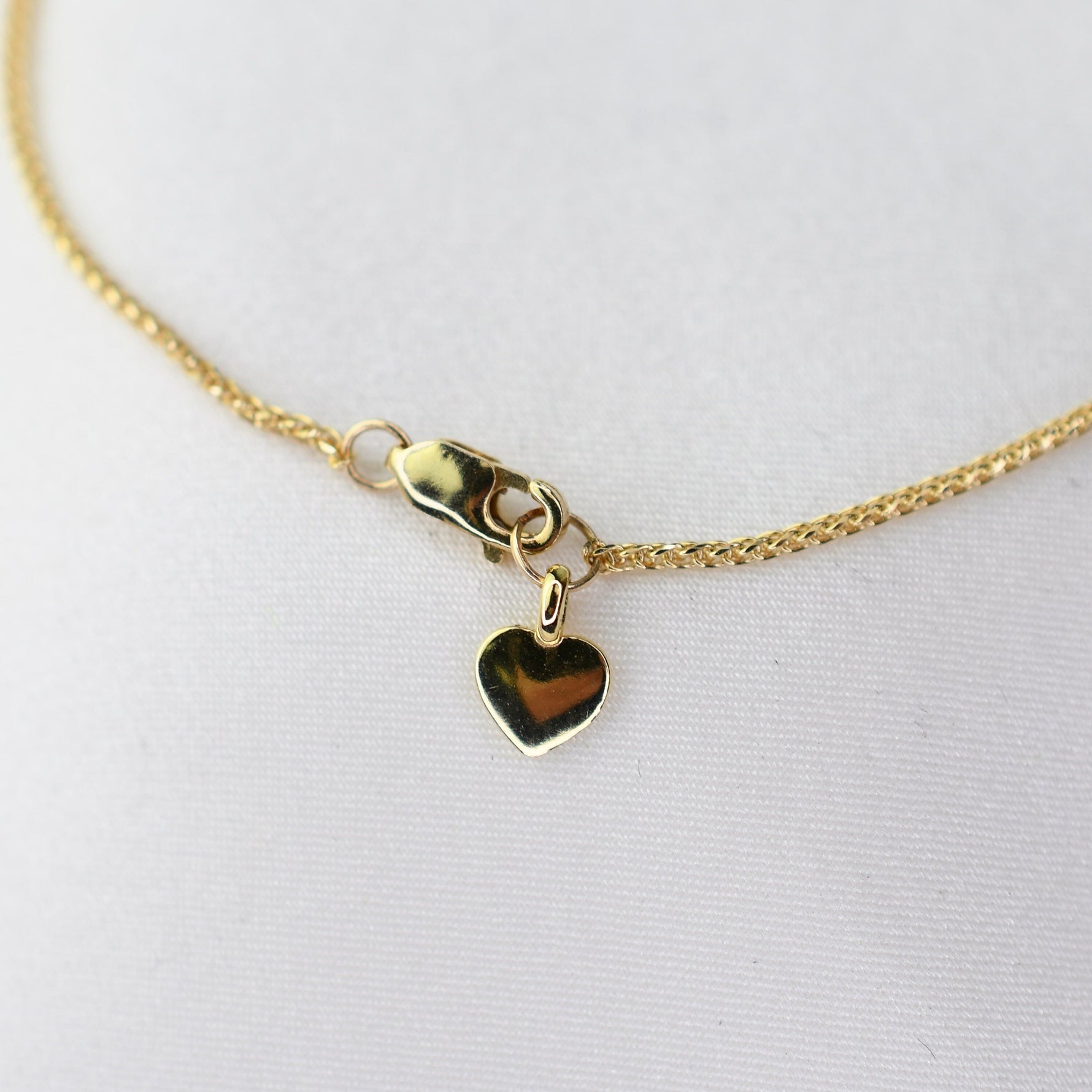14K Gold Wheat Chain Bracelet with Tiny Heart Charm - Sash Jewelry