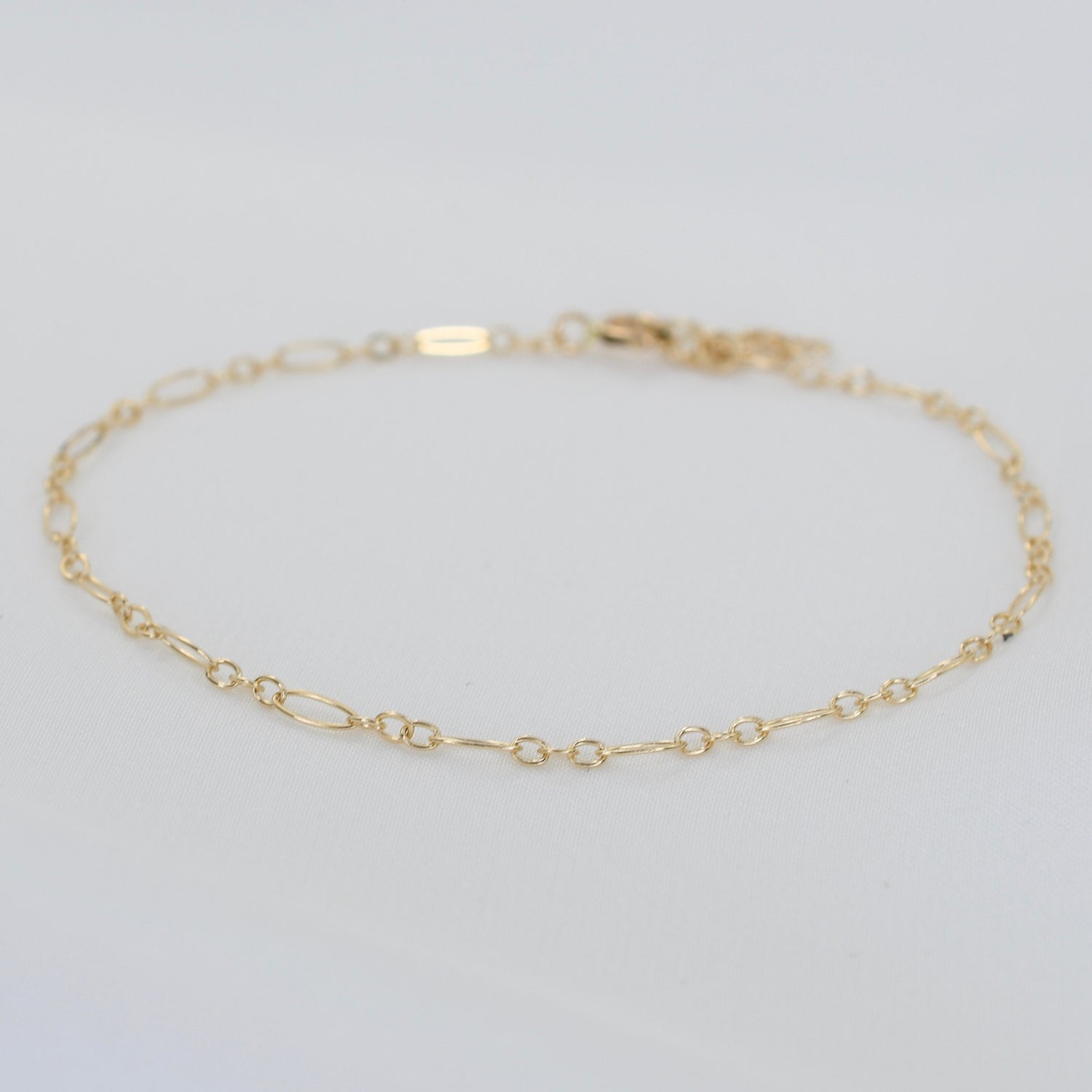 Delicate 14K Solid Gold Chain Bracelet: Elegant Minimalist Style - Sash Jewelry