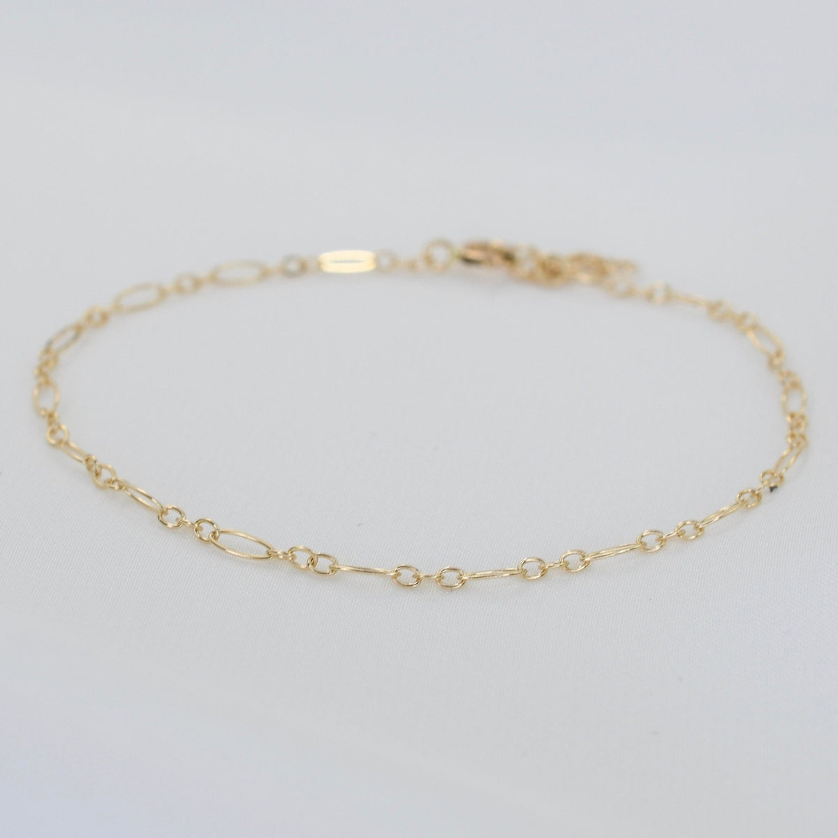 Delicate 14K Solid Gold Chain Bracelet: Elegant Minimalist Style - Sash Jewelry