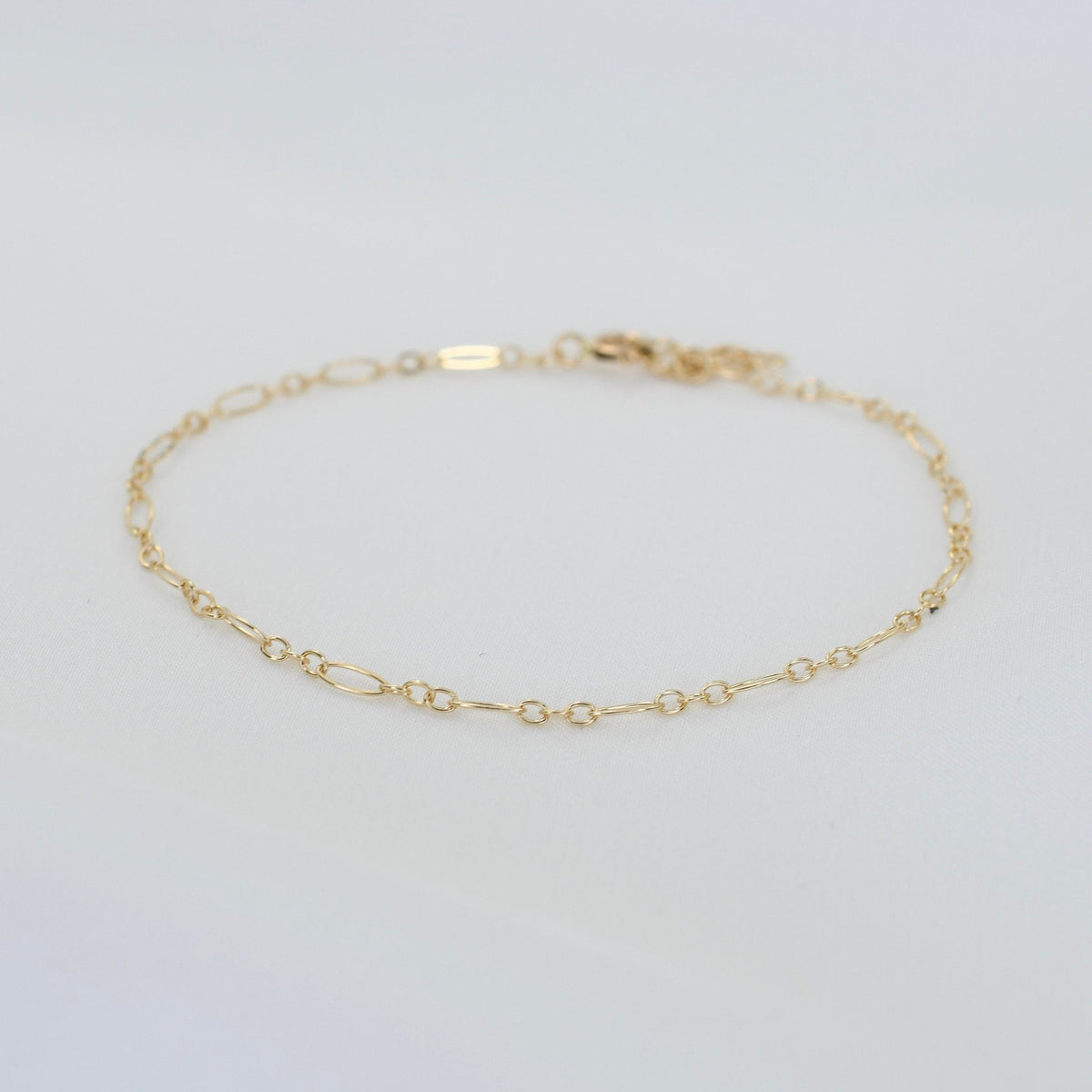 Delicate 14K Solid Gold Chain Bracelet: Elegant Minimalist Style - Sash Jewelry