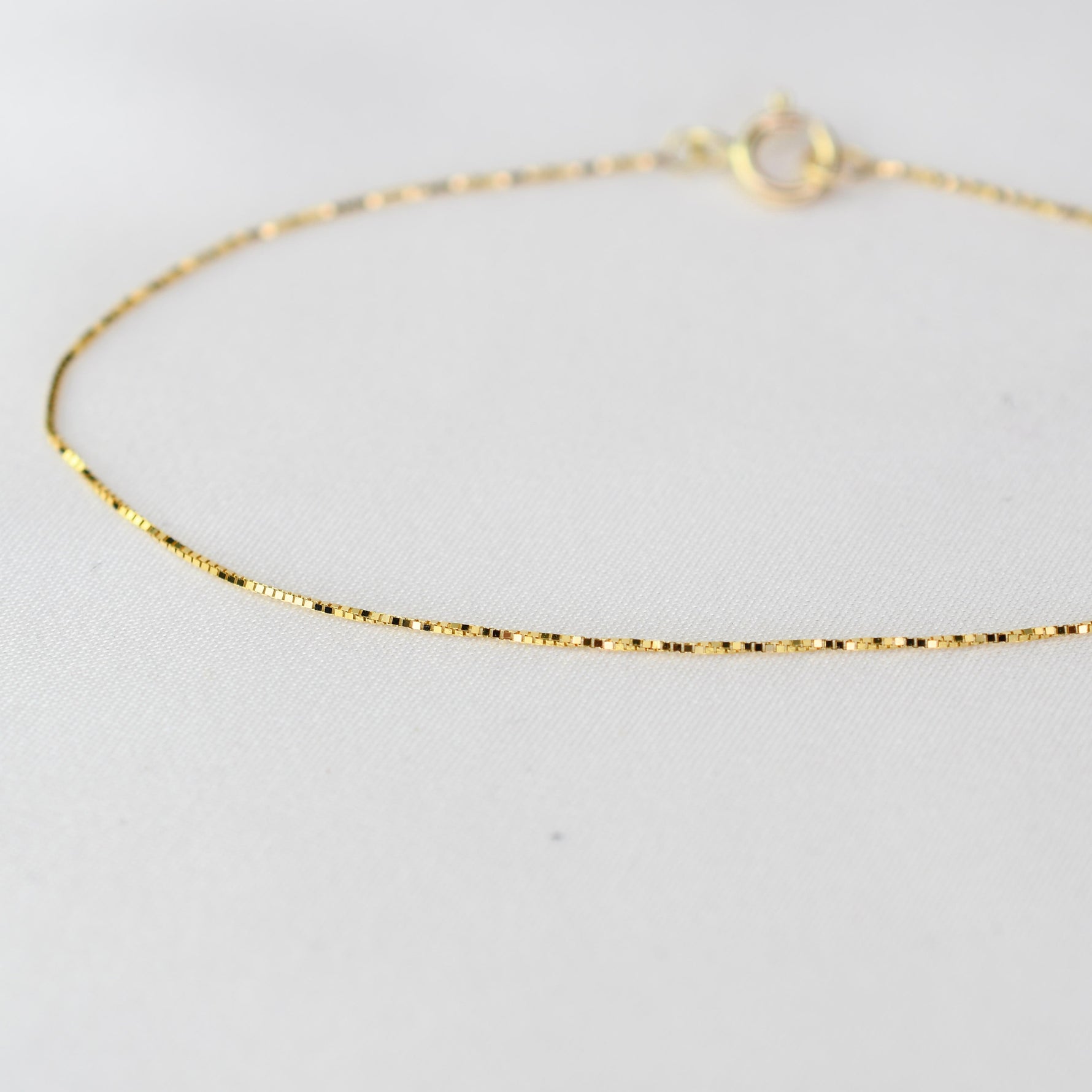 14k Gold Delicate Box Chain Bracelet - Dainty 14K Gold Bracelet. 14k gold box chain bracelet - Sash Jewelry